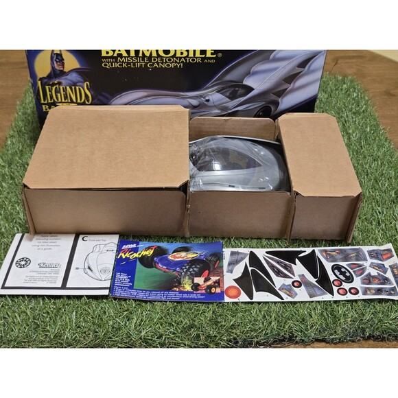 1994 Legends Batmobile Legends of Batman w/Missile Detonator Kenner Open Box TRU - Picture 2 of 16